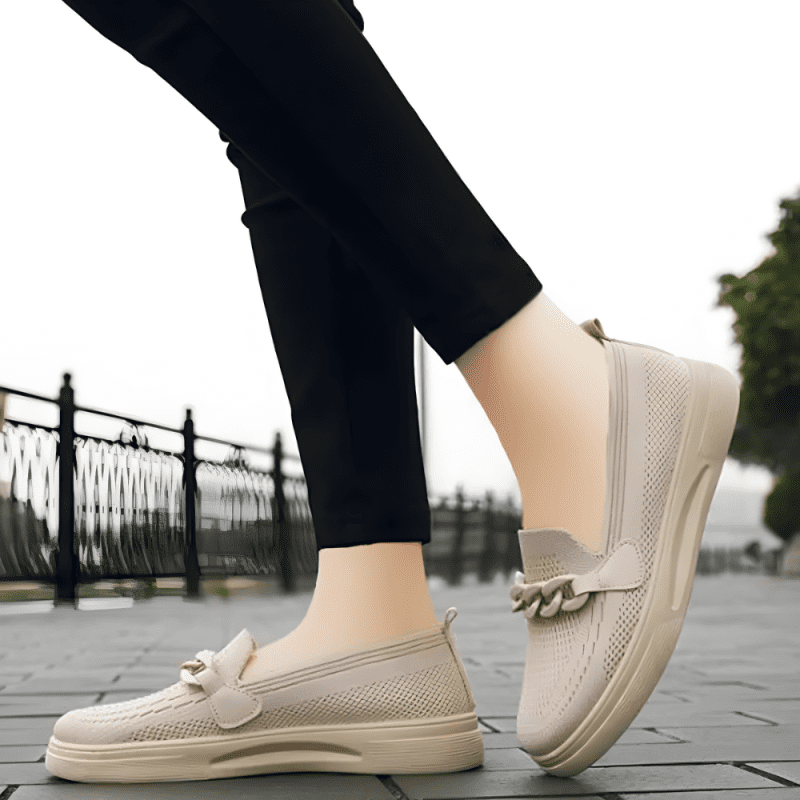 casual slip on shoes beige img2 d2b04849 eff9 4287 a306 a54865bd929f